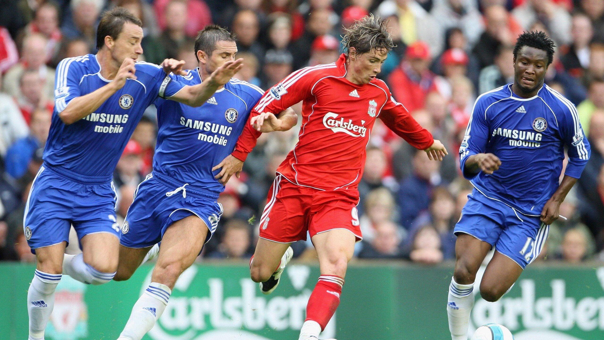 内线争霸：篮下强硬对抗的精彩瞬间，内线打法